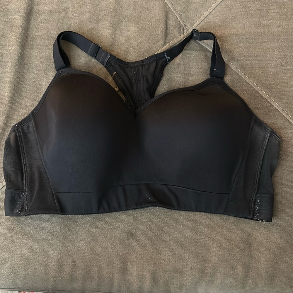 Black sports bra, size large